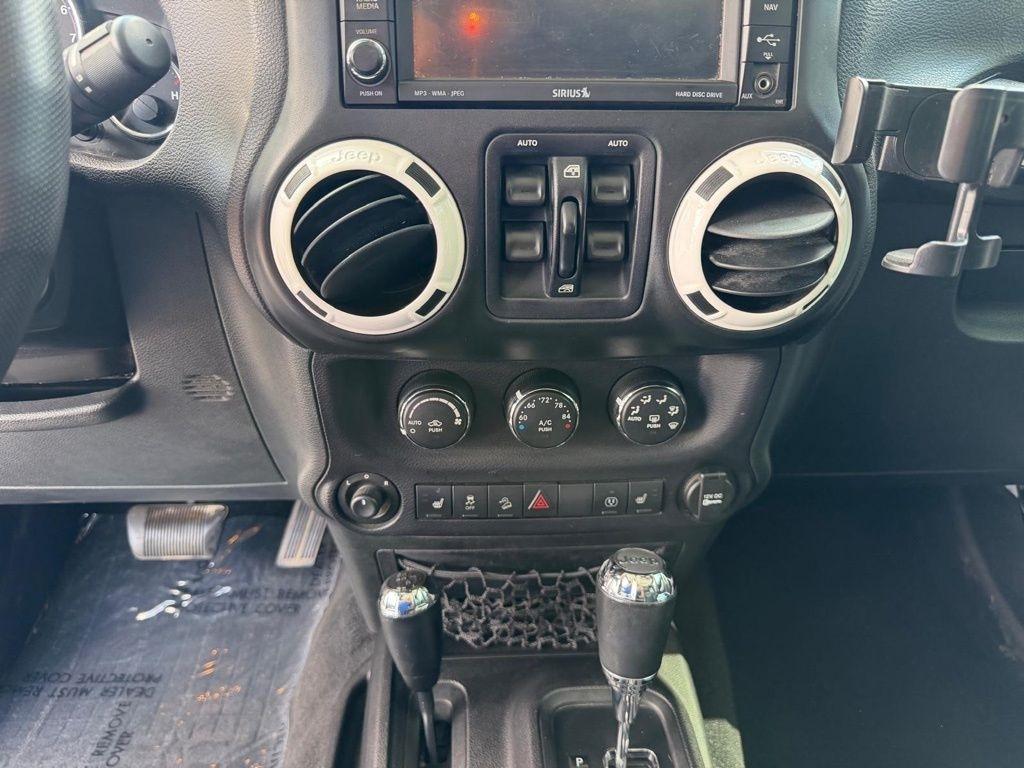 Jeep Wrangler Unlimited Sahara 4WD 2015