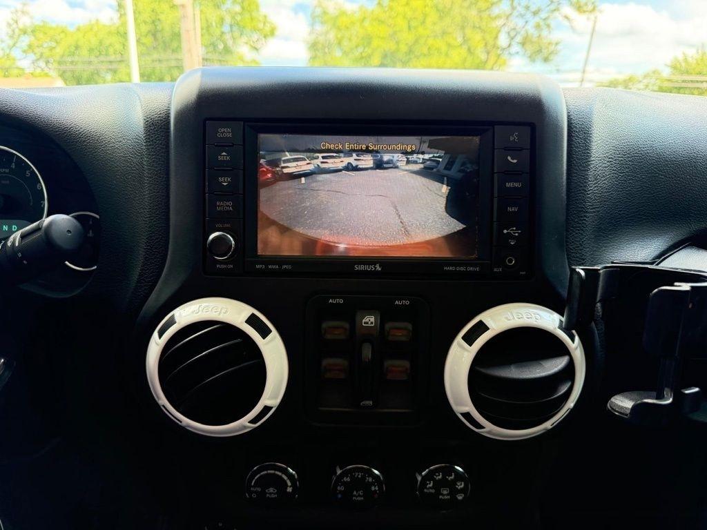 Jeep Wrangler Unlimited Sahara 4WD 2015