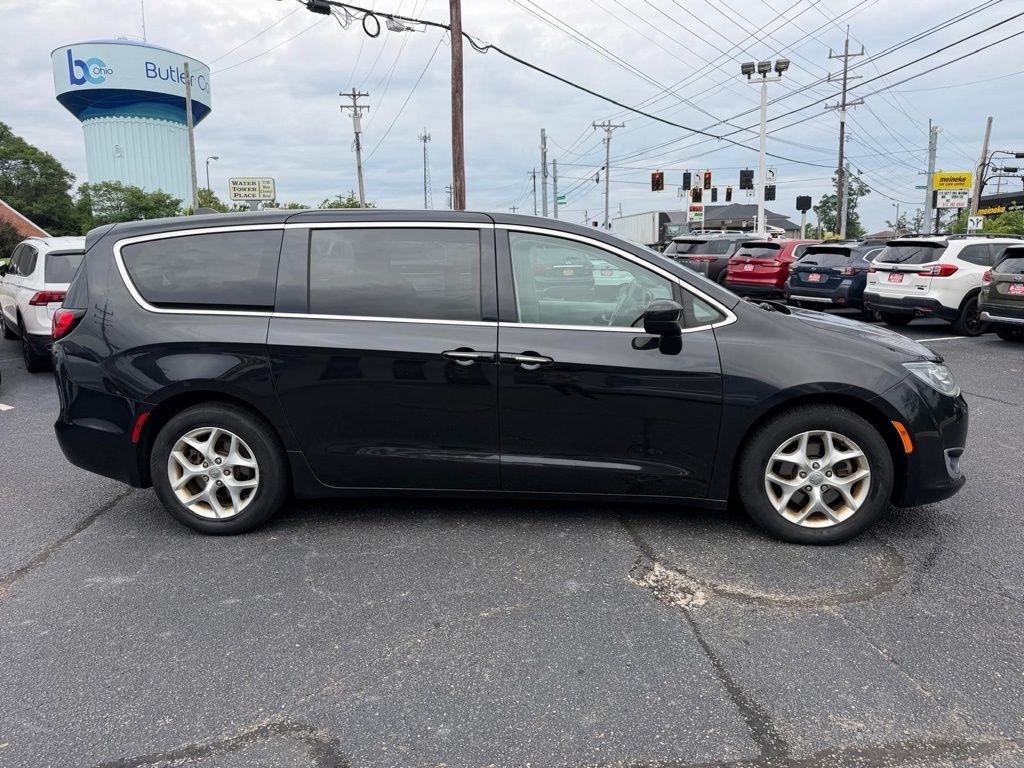 Chrysler Pacifica Touring-L 2017