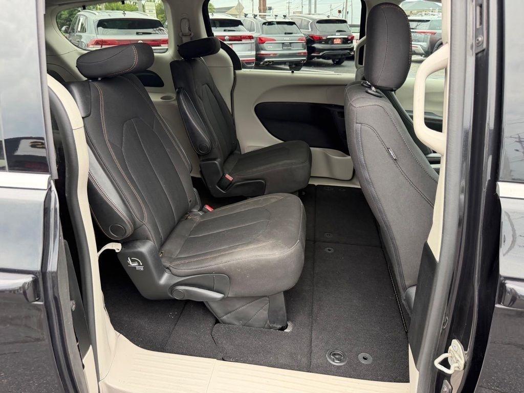 Chrysler Pacifica Touring-L 2017