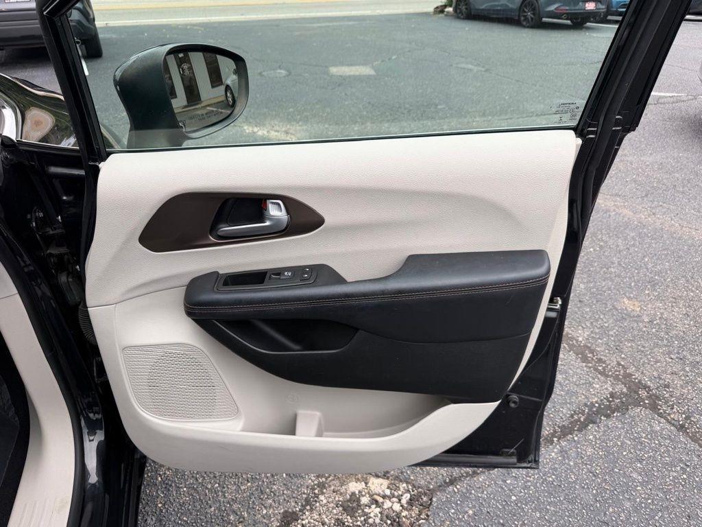 Chrysler Pacifica Touring-L 2017