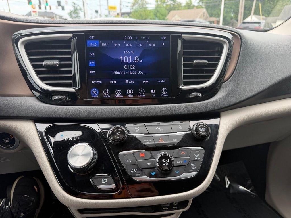 Chrysler Pacifica Touring-L 2017