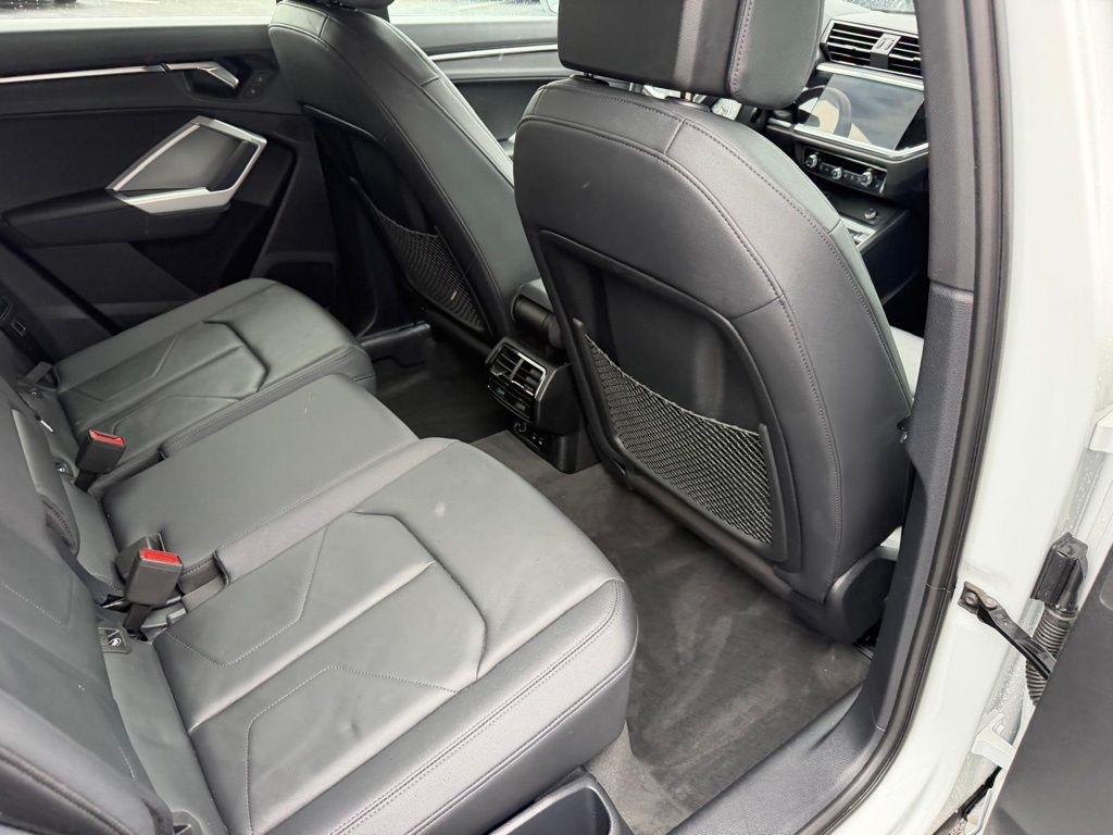 Audi Q3 S line Premium quattro 2024