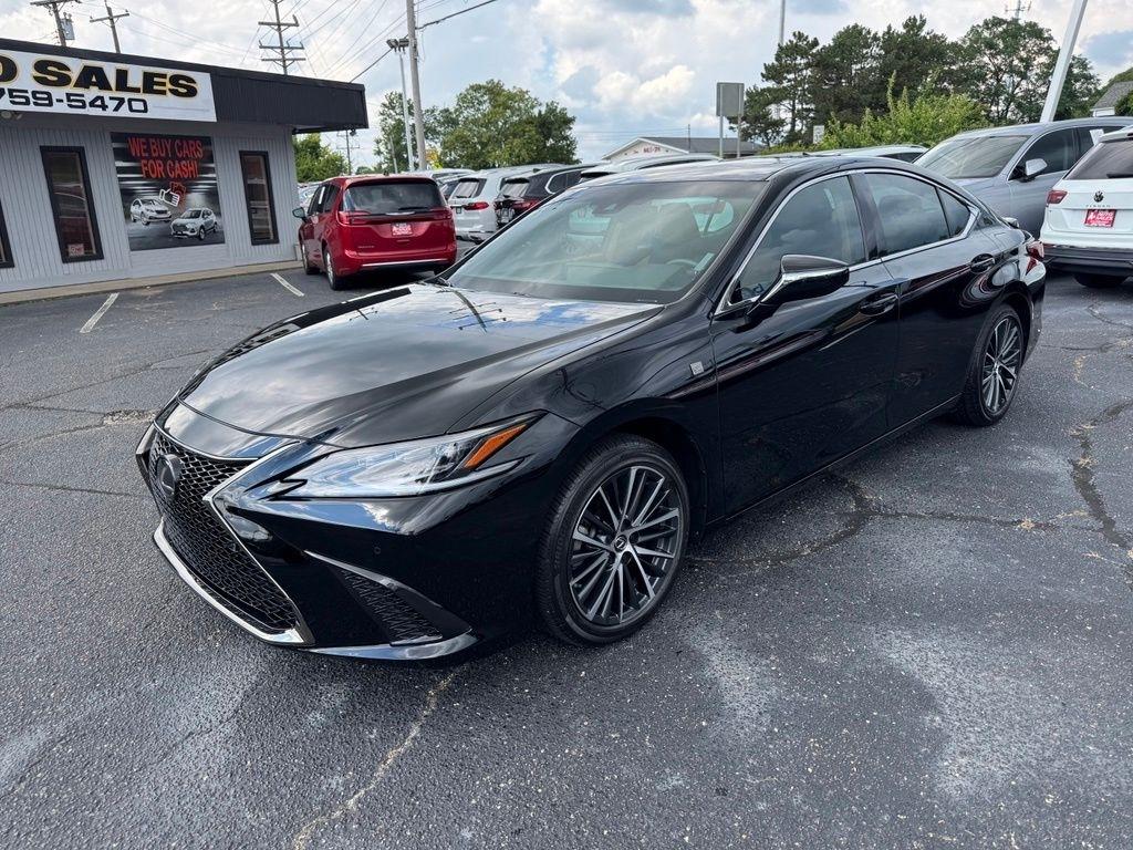 Lexus ES 300h 2025