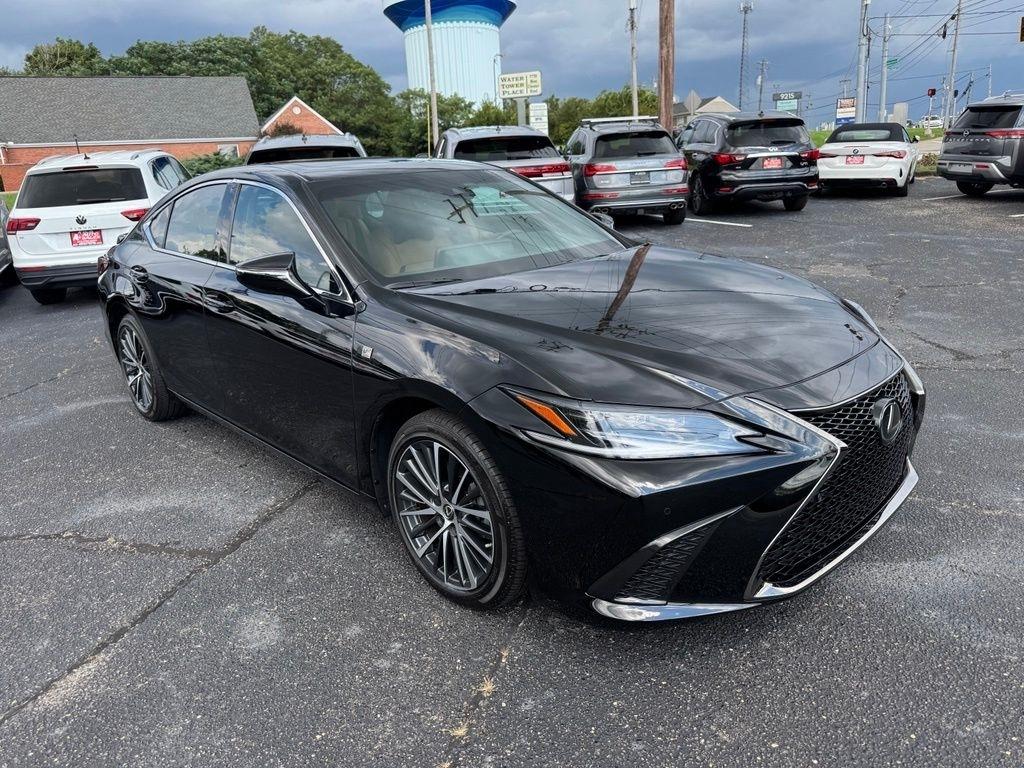 Lexus ES 300h 2025