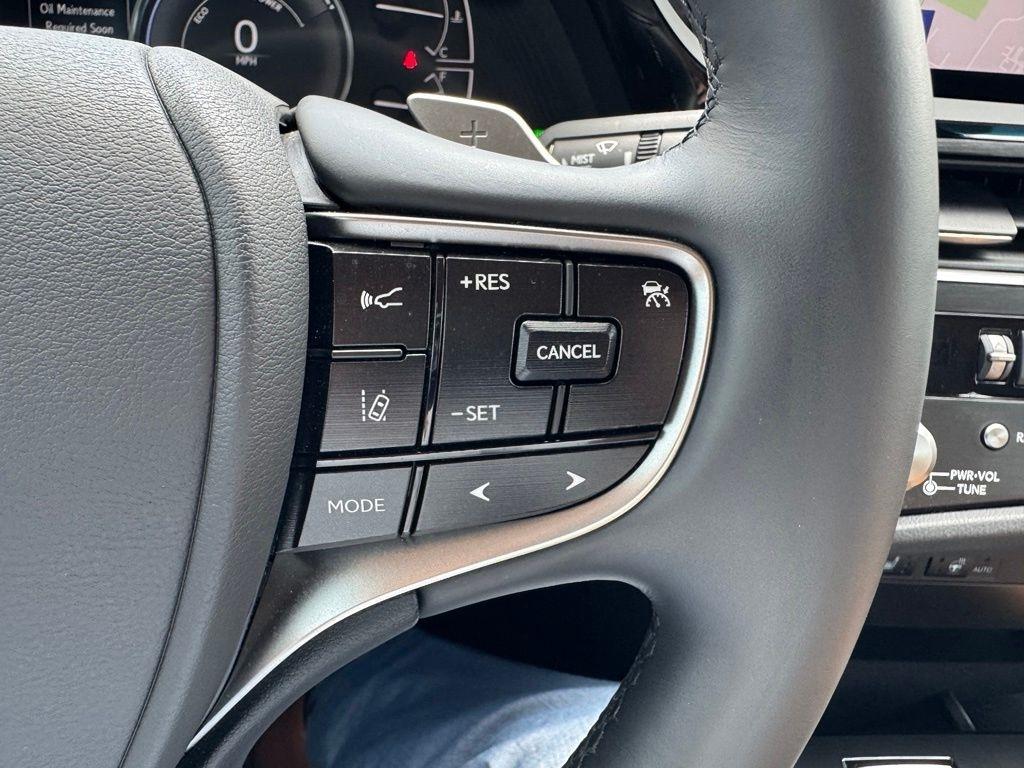 Lexus ES 300h 2025