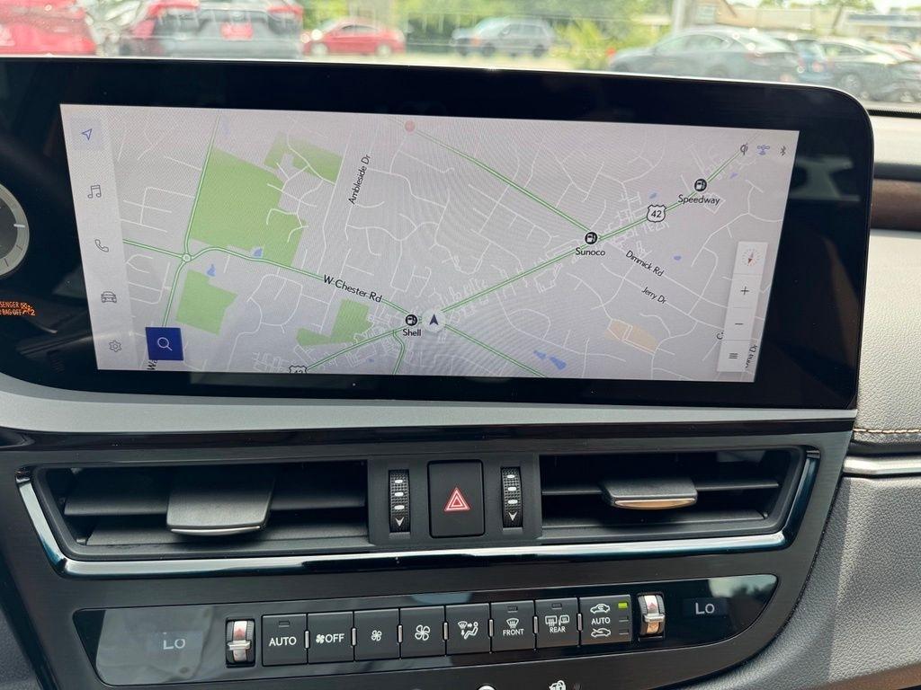 Lexus ES 300h 2025