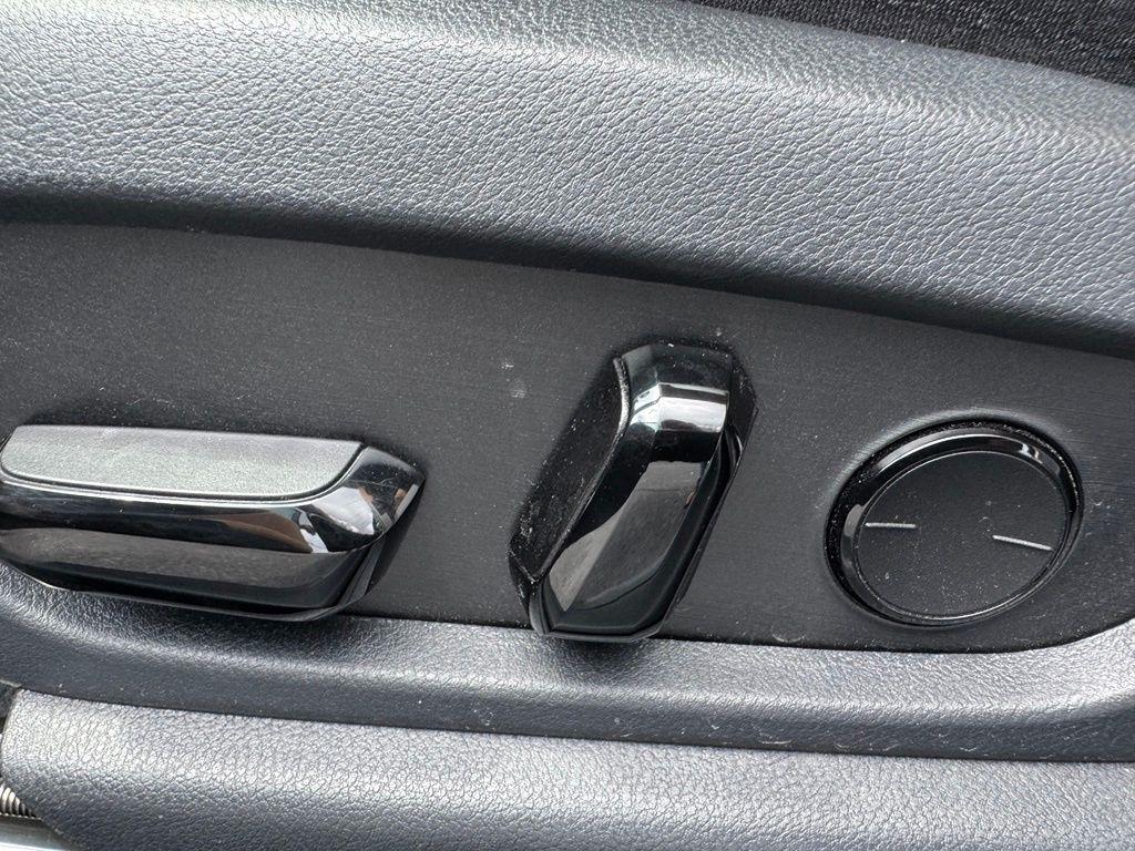 Lexus ES 300h 2025