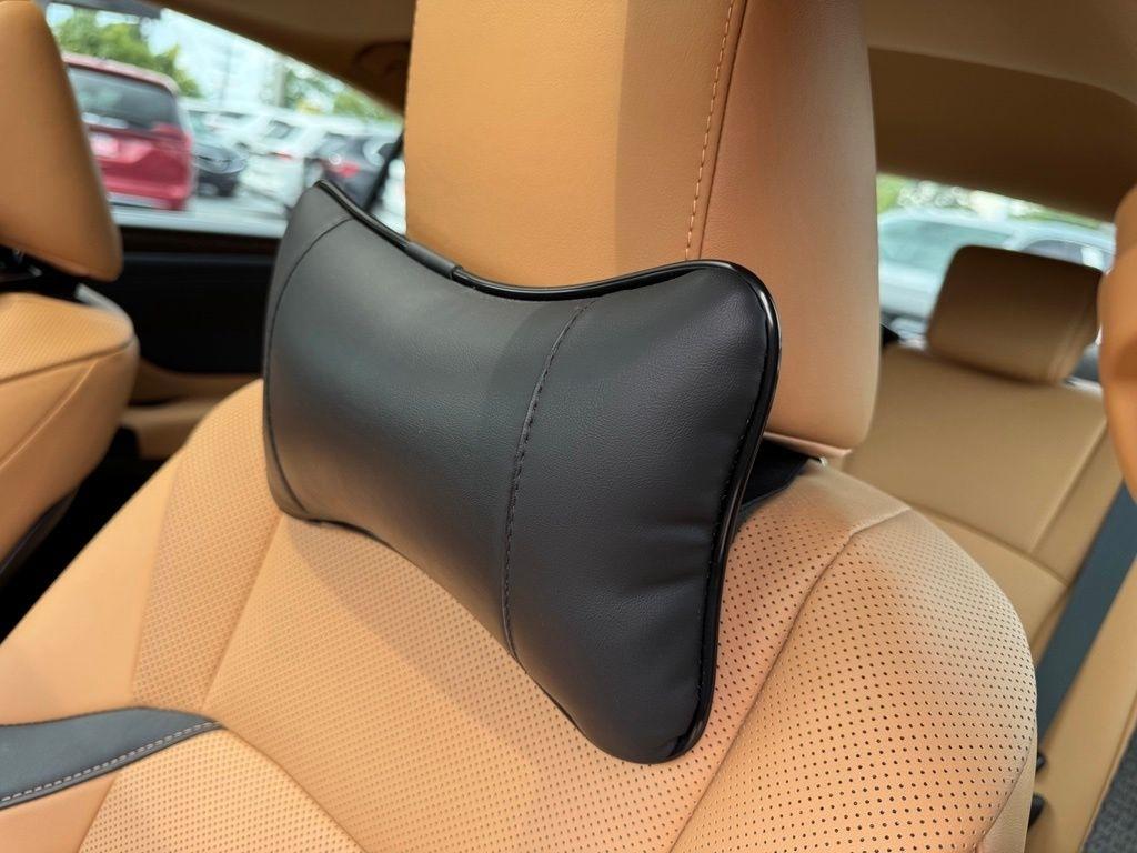 Lexus ES 300h 2025