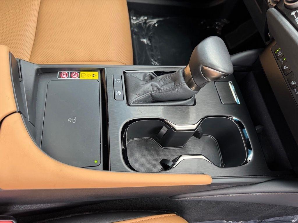 Lexus ES 300h 2025