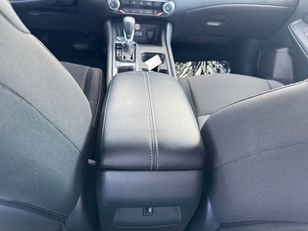 Nissan Sentra SV 2025