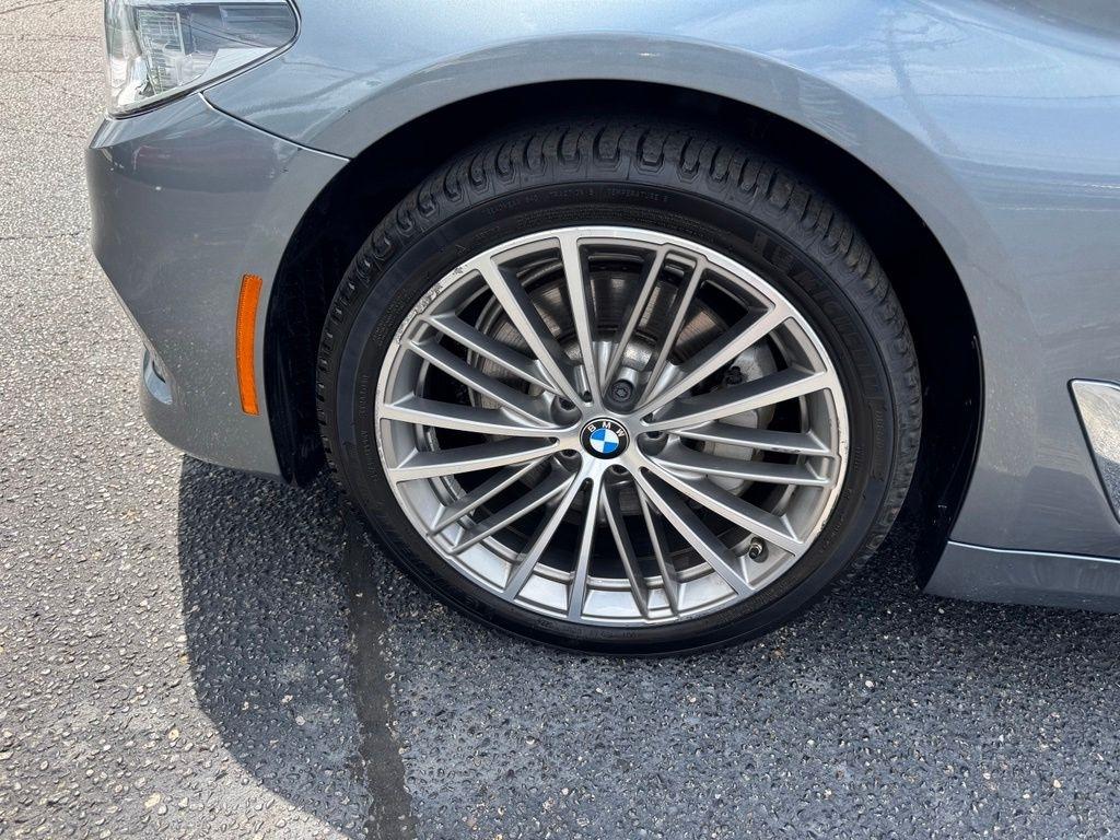 BMW 5-Series 530i xDrive 2019