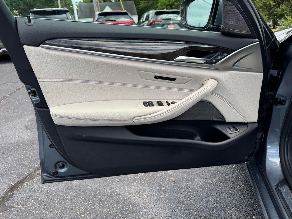 BMW 5-Series 530i xDrive 2019