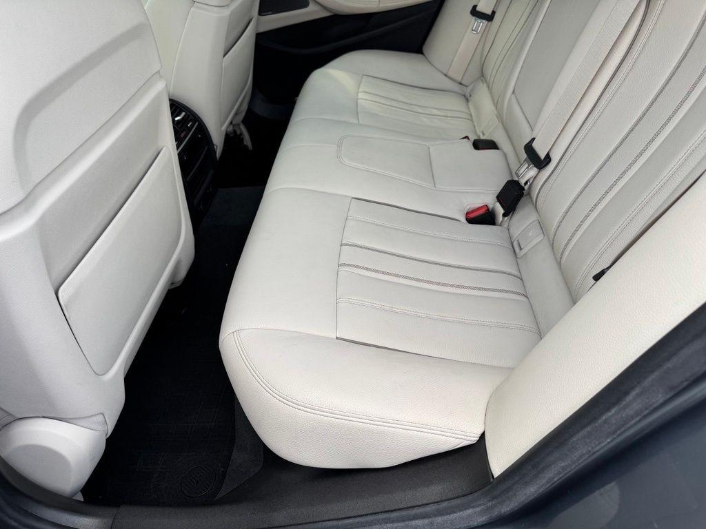 BMW 5-Series 530i xDrive 2019