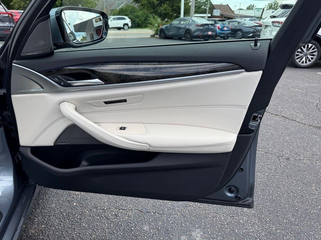 BMW 5-Series 530i xDrive 2019