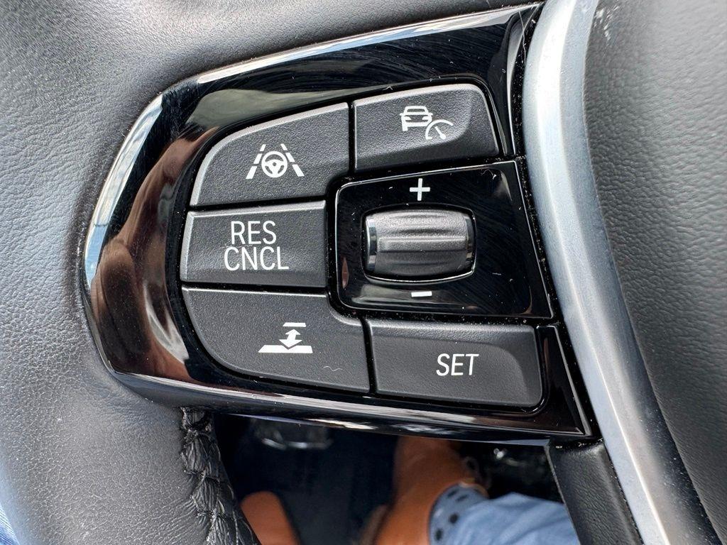 BMW 5-Series 530i xDrive 2019
