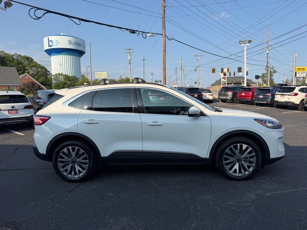 Ford Escape Titanium 4WD 2022
