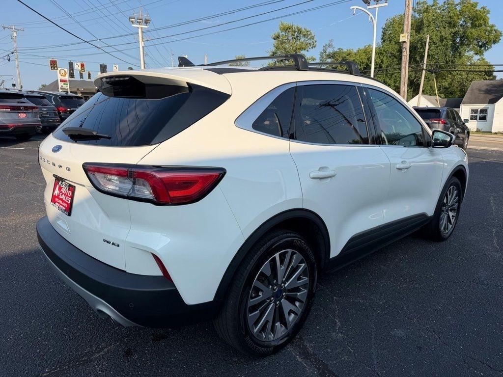 Ford Escape Titanium 4WD 2022