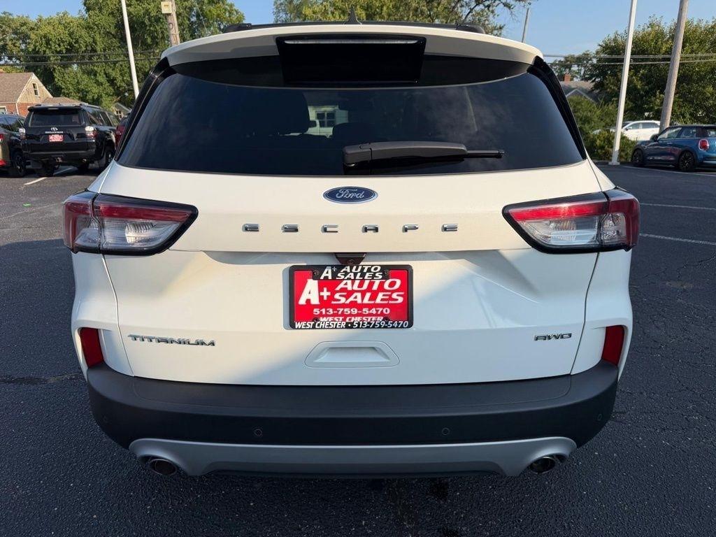 Ford Escape Titanium 4WD 2022