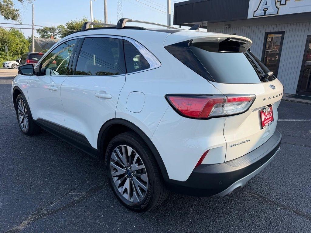 Ford Escape Titanium 4WD 2022