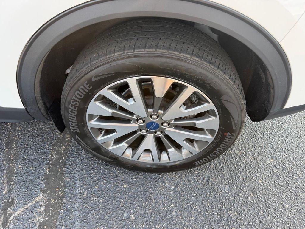 Ford Escape Titanium 4WD 2022