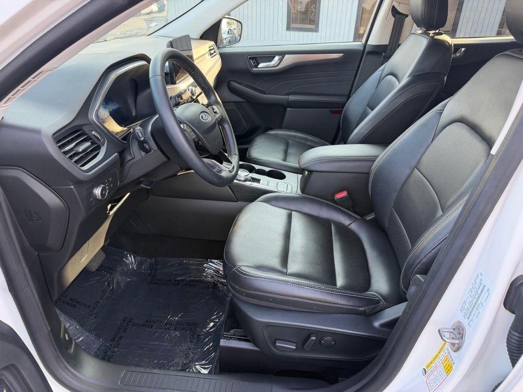 Ford Escape Titanium 4WD 2022