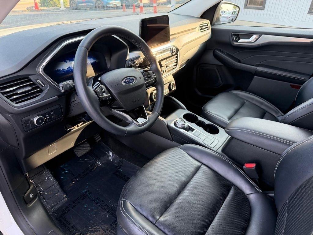 Ford Escape Titanium 4WD 2022