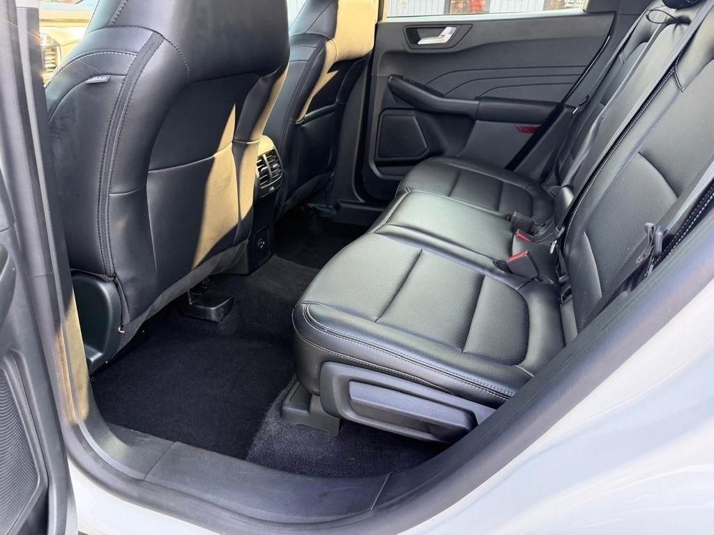 Ford Escape Titanium 4WD 2022