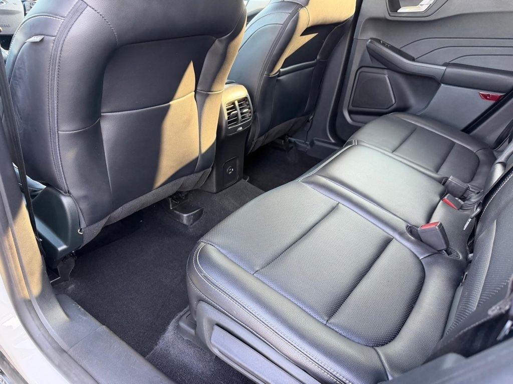 Ford Escape Titanium 4WD 2022