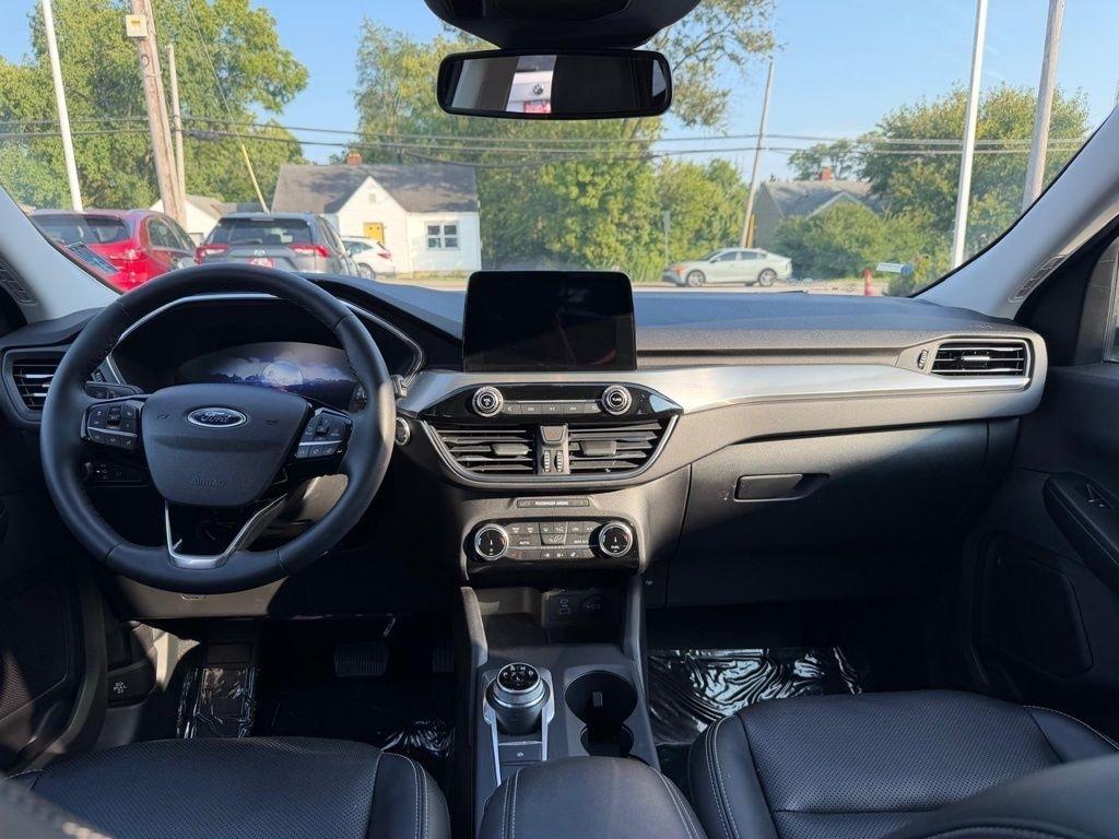 Ford Escape Titanium 4WD 2022
