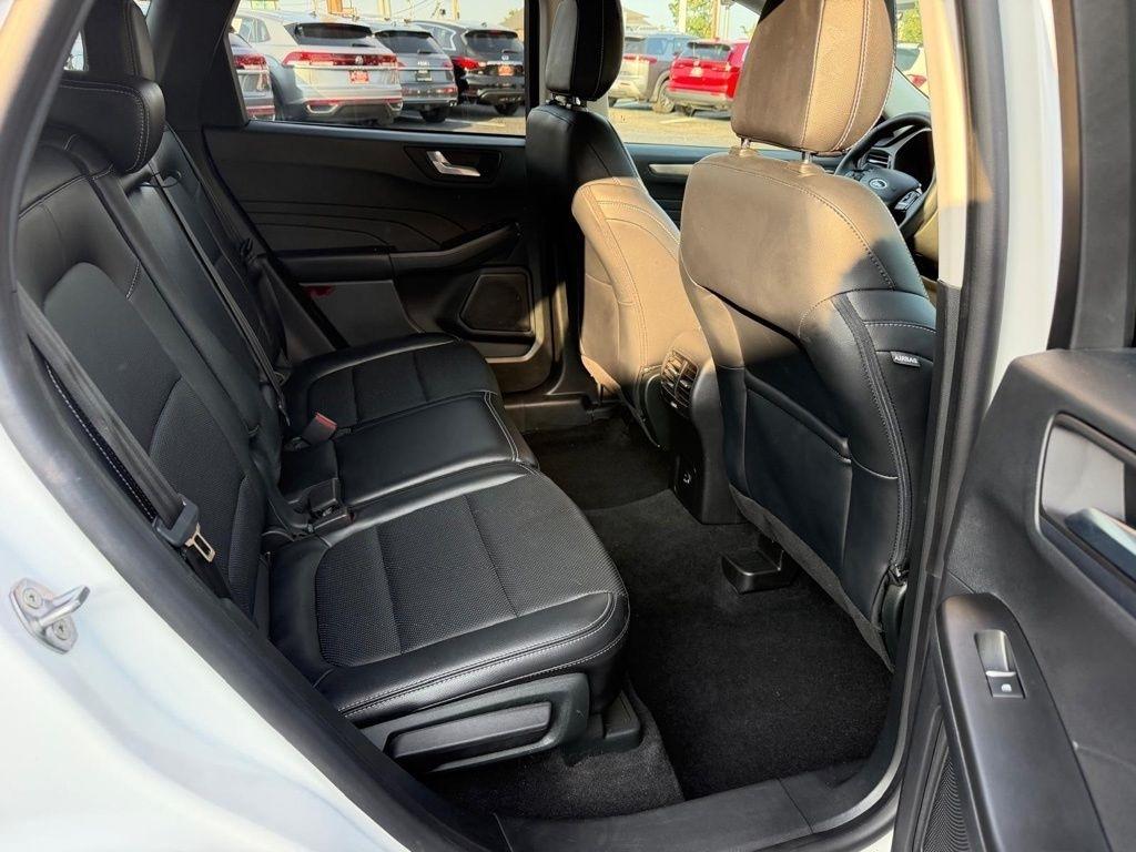 Ford Escape Titanium 4WD 2022