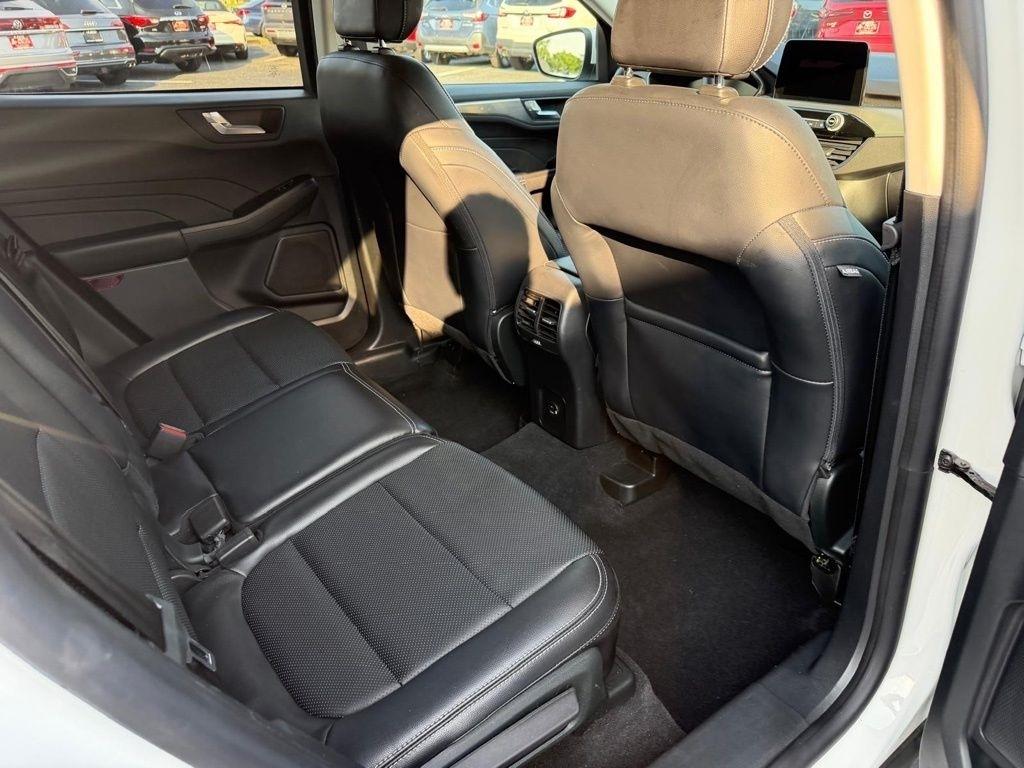 Ford Escape Titanium 4WD 2022