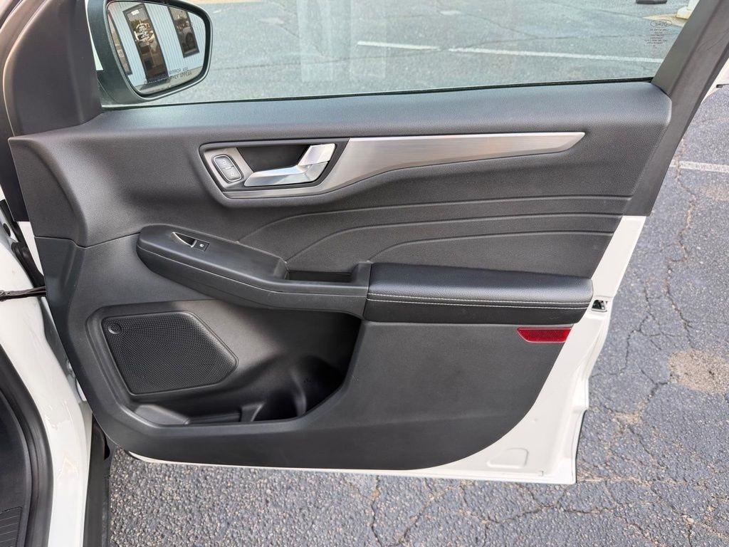 Ford Escape Titanium 4WD 2022