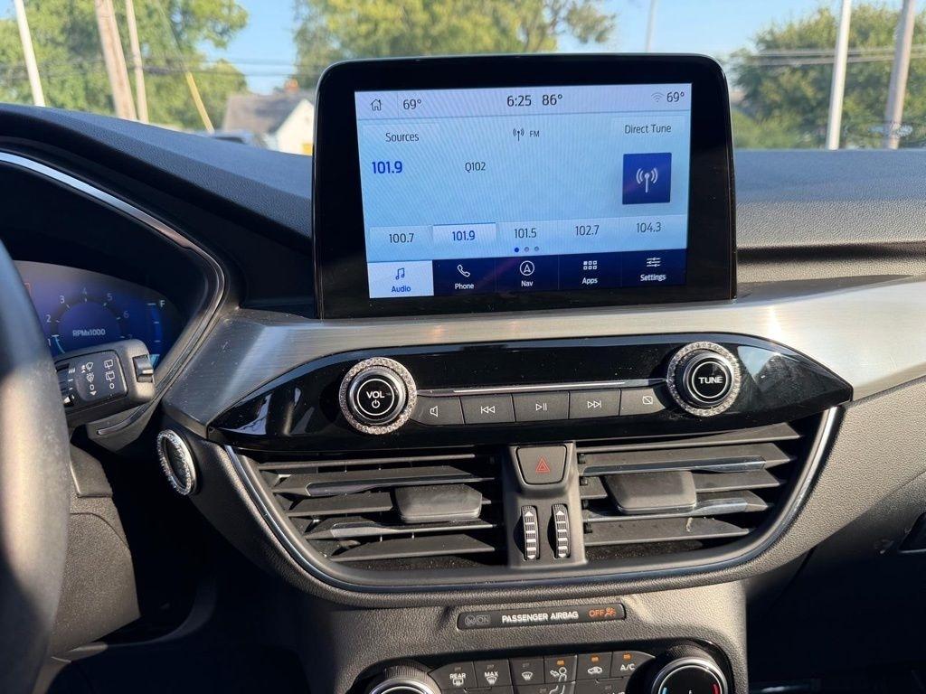 Ford Escape Titanium 4WD 2022