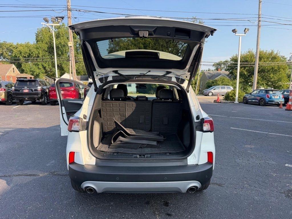 Ford Escape Titanium 4WD 2022