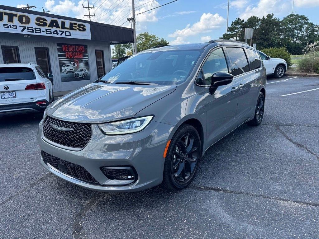 Chrysler Pacifica Limited 2025