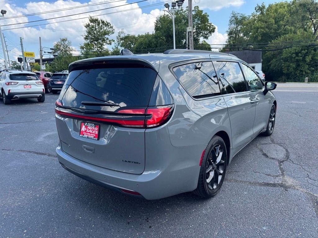Chrysler Pacifica Limited 2025