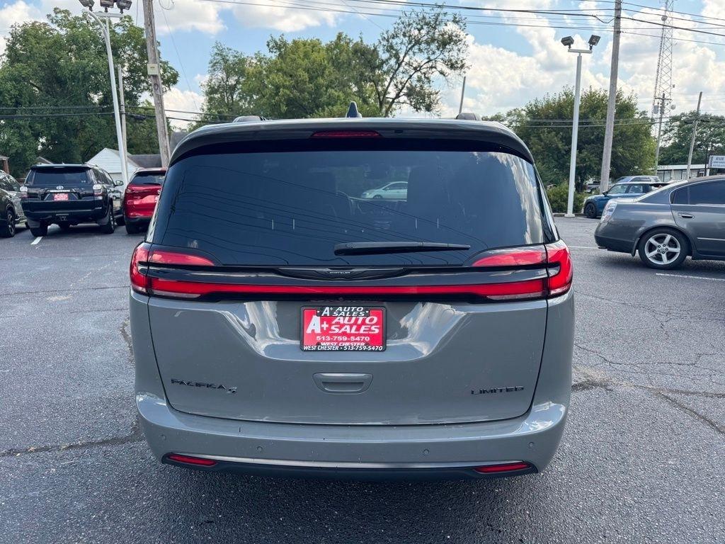 Chrysler Pacifica Limited 2025