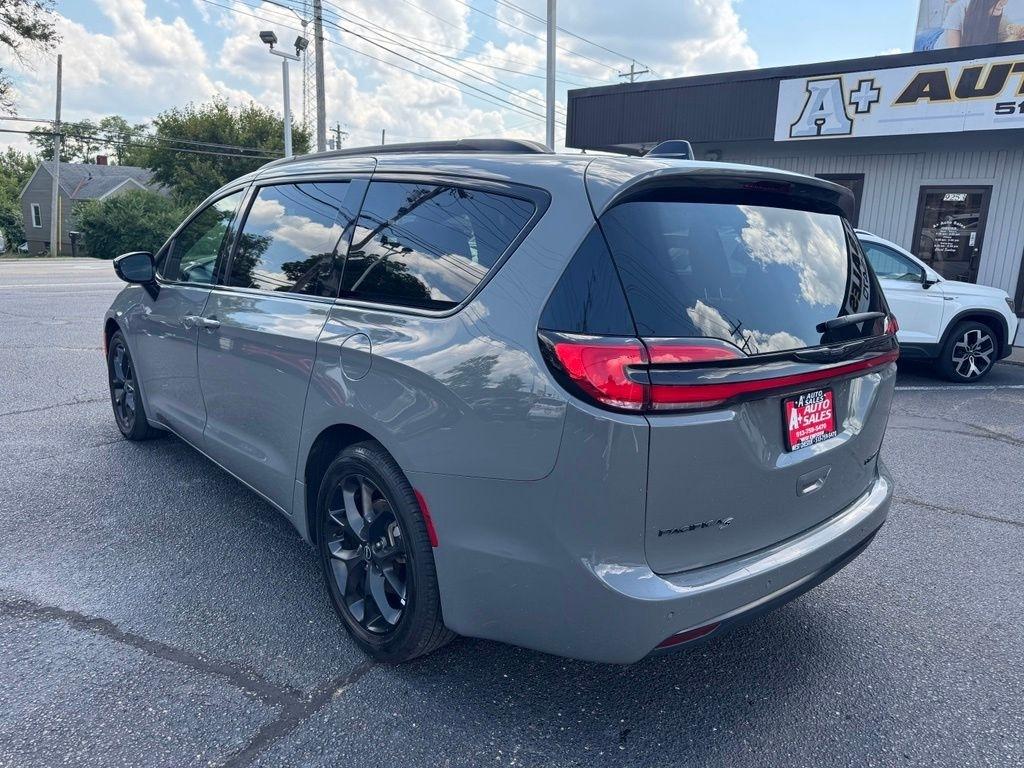 Chrysler Pacifica Limited 2025