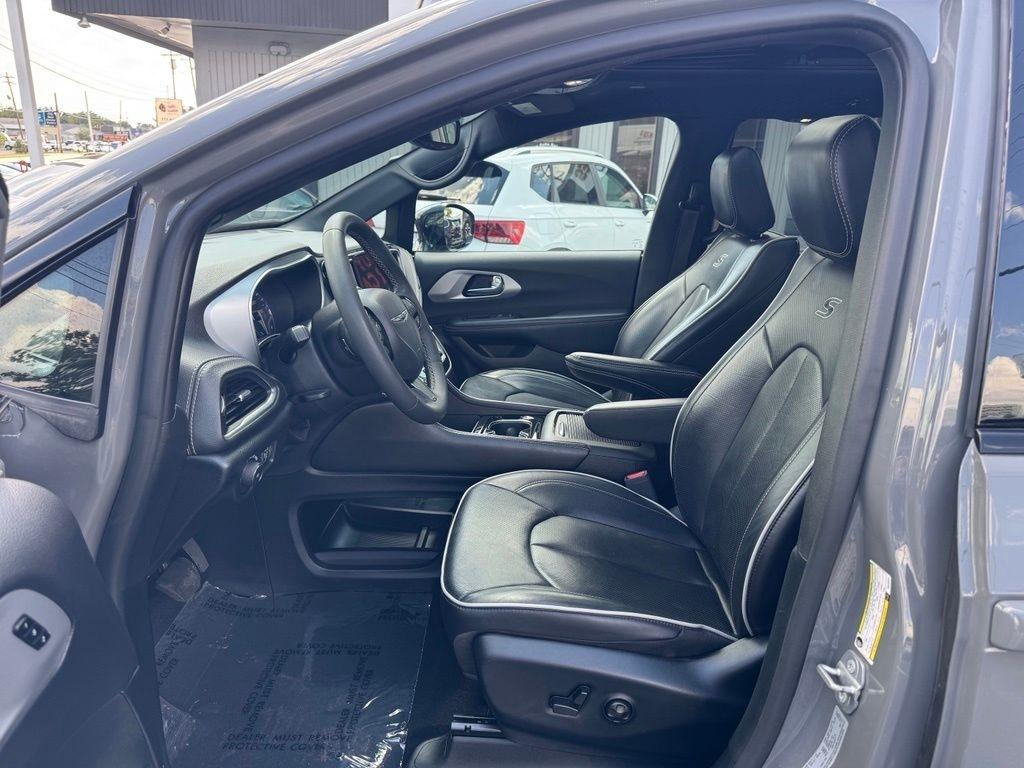 Chrysler Pacifica Limited 2025