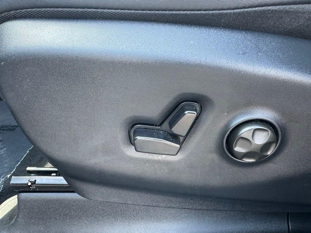 Chrysler Pacifica Limited 2025