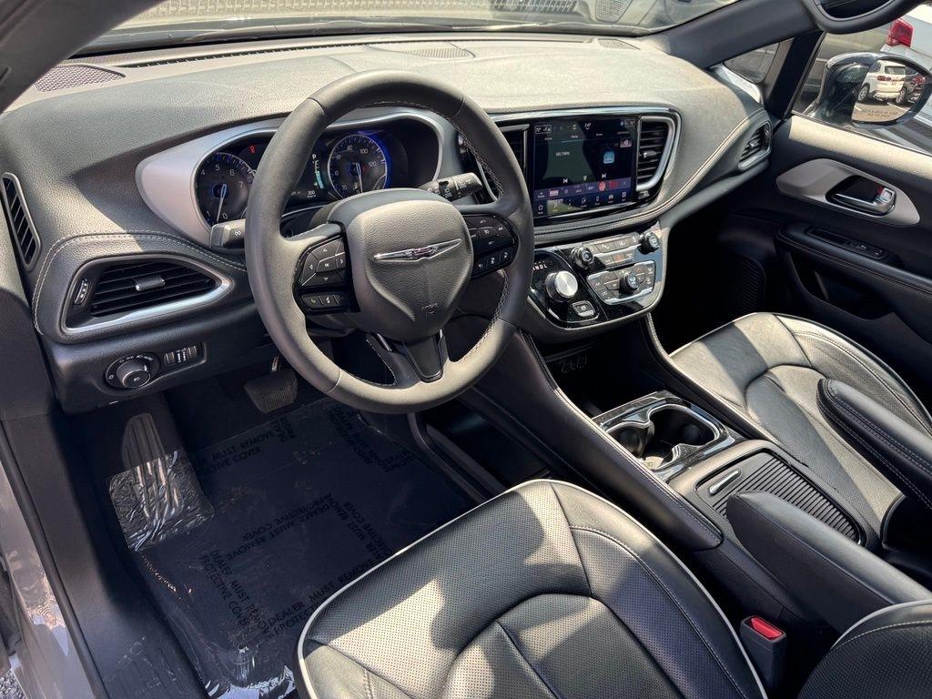 Chrysler Pacifica Limited 2025