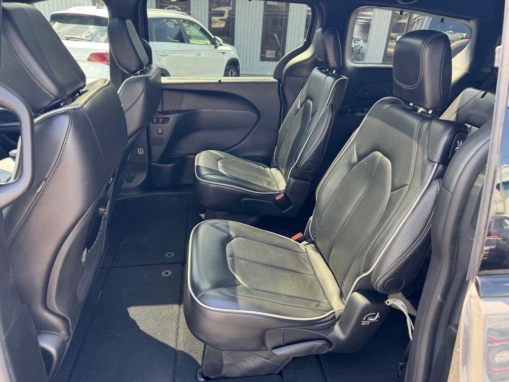 Chrysler Pacifica Limited 2025