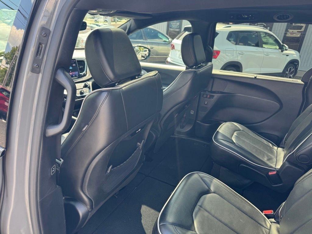 Chrysler Pacifica Limited 2025