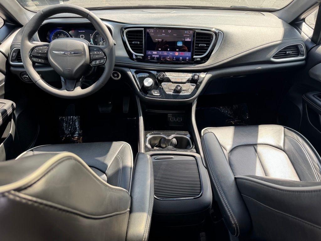 Chrysler Pacifica Limited 2025