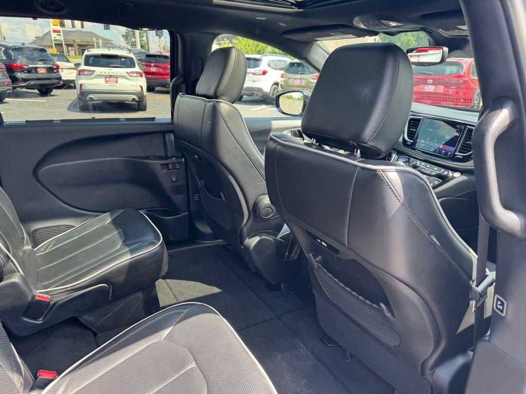 Chrysler Pacifica Limited 2025