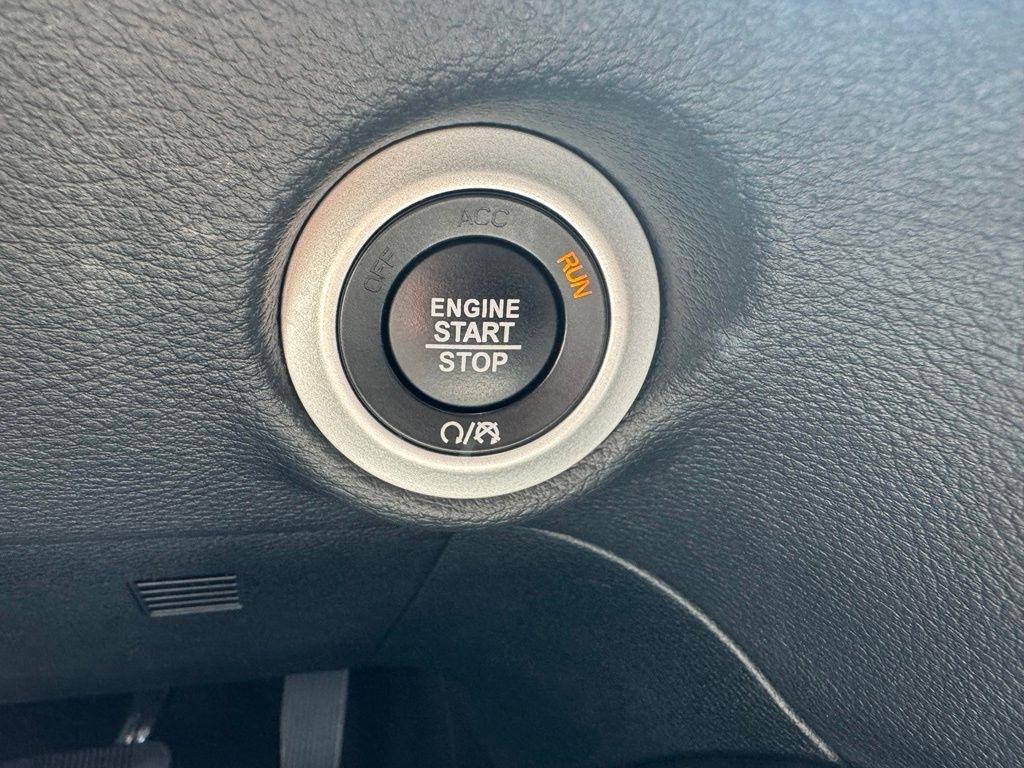 Chrysler Pacifica Limited 2025