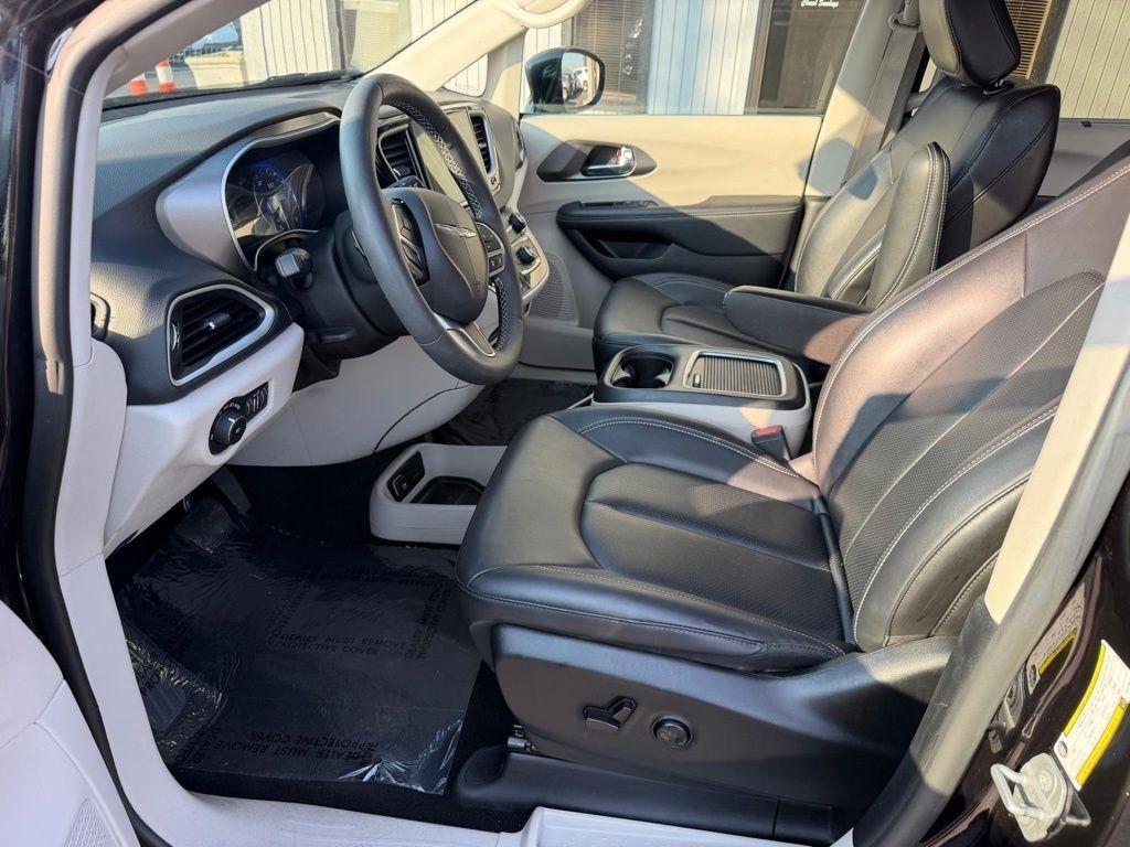 Chrysler Pacifica Touring L 2024