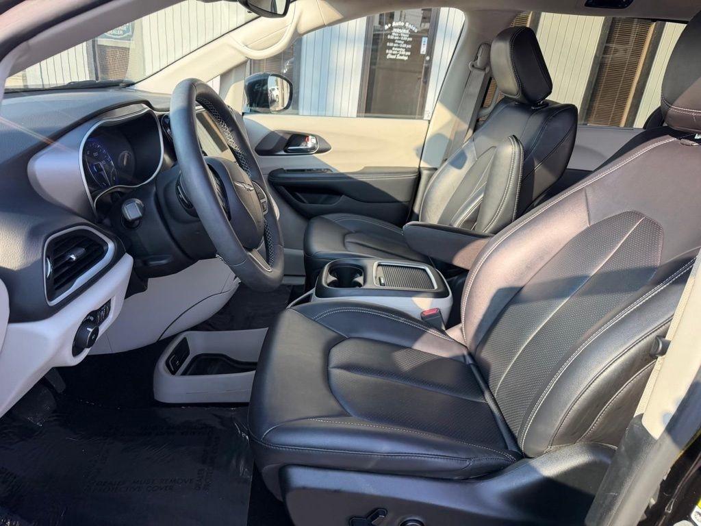Chrysler Pacifica Touring L 2024