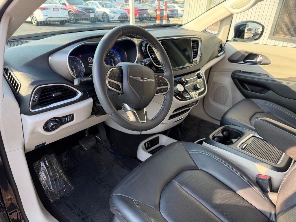 Chrysler Pacifica Touring L 2024